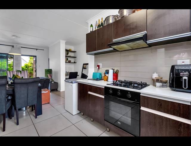 3 BEDROOM APARTMENT FOR SALE IN DAINFERN